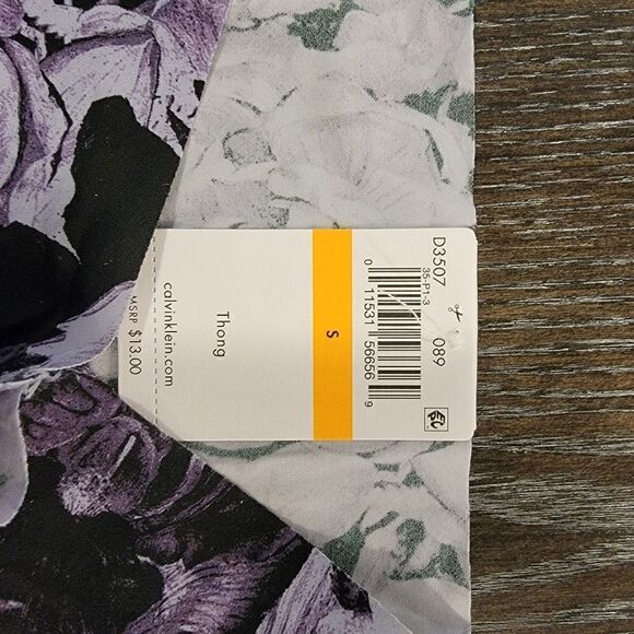 Calvin Klein Invisibles floral Thong NWT - Picture 7 of 7